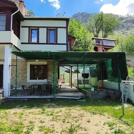 Doctors' House Mikros Prinos