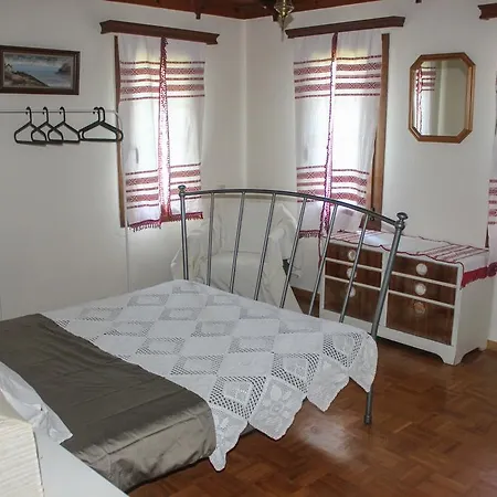 Doctors' House Mikros Prinos